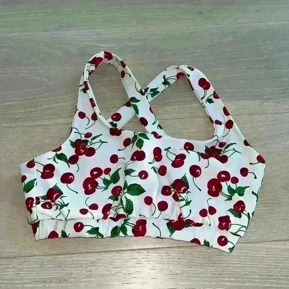 Strut This Kinzie red white sports Bra 🍒 sz small - Picture 4 of 13